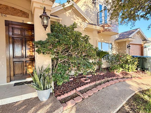 3rd image of 1306 Los Ebanos Dr #2
