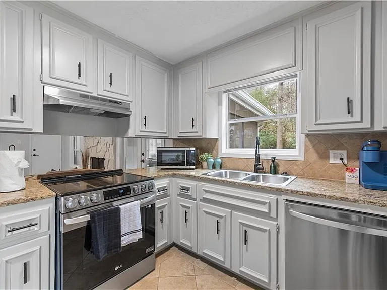 2532 Hidden Hills Dr — Photo 14