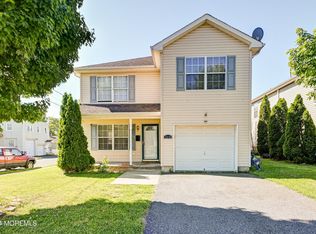 11-5 Hurley St, Keyport, NJ 07735