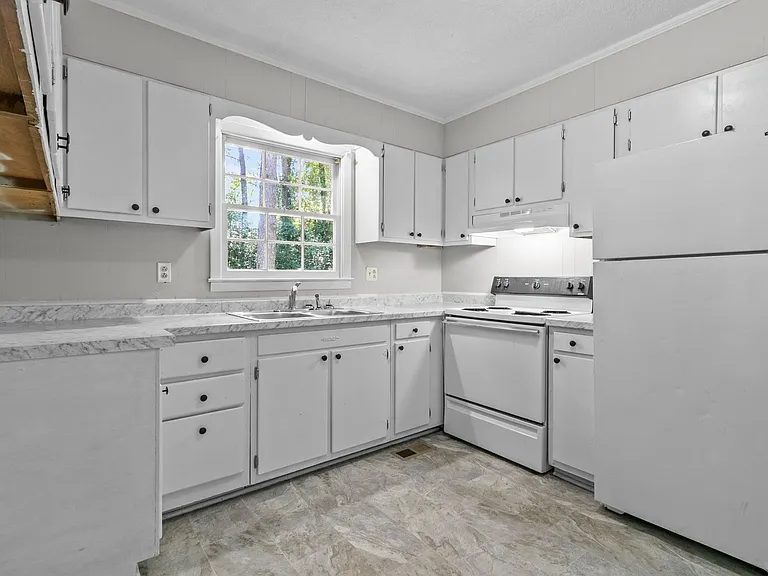 7505 Crown Ave — Photo 11