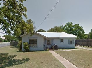 321 Hale St, Fredericksburg, TX 78624
