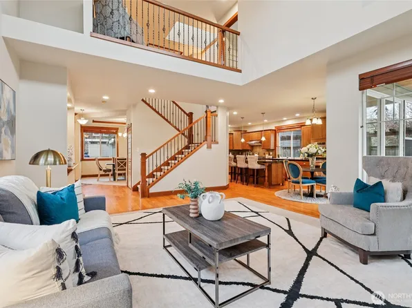 8827 NE 148th Place, Kenmore, WA 98028