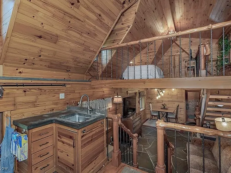 7020 S Woodland Rd — Photo 9