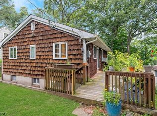 15 Hillside Rd, Ringwood, NJ 07456