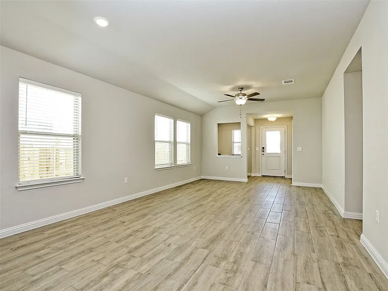 8205 Cottage Rose Dr — Photo 6
