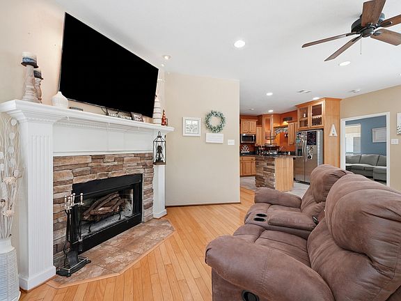 4th image of 5057 Whitney Ln