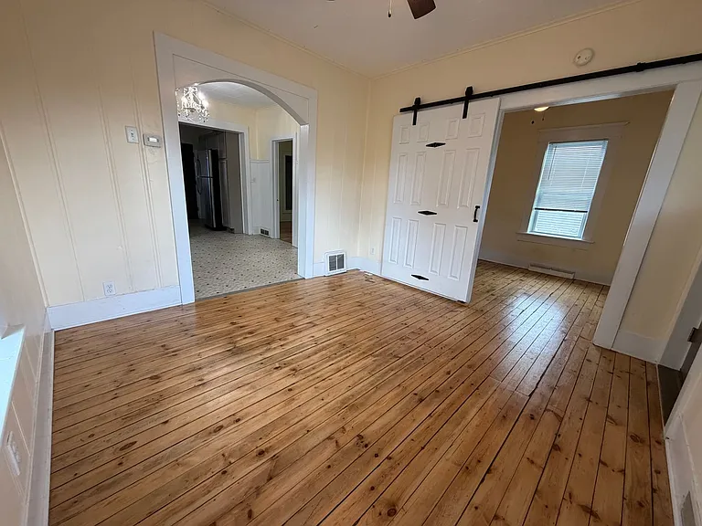 1626 Stoughton Ave — Photo 10
