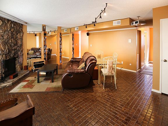 5th image of 6438 Hazeltine Ave APT 7