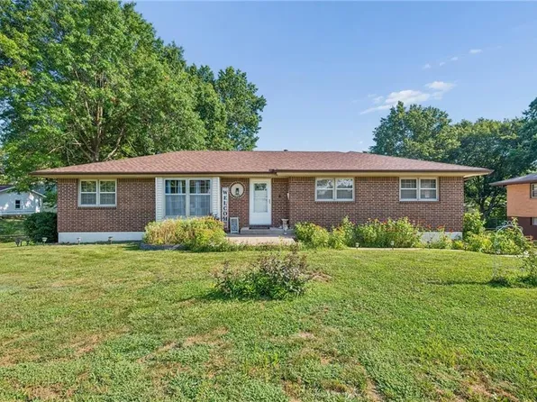 1504 NE 76th St, Gladstone, MO 64118