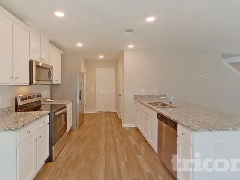 2118 Southlea Dr — Photo 5