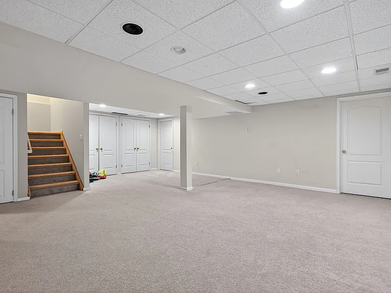 70 Winged Foot Dr — Photo 29