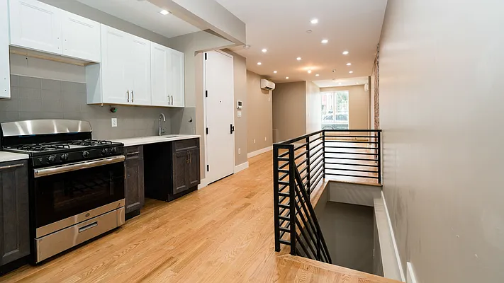 Rented by Nooklyn NYC LLC | media 16