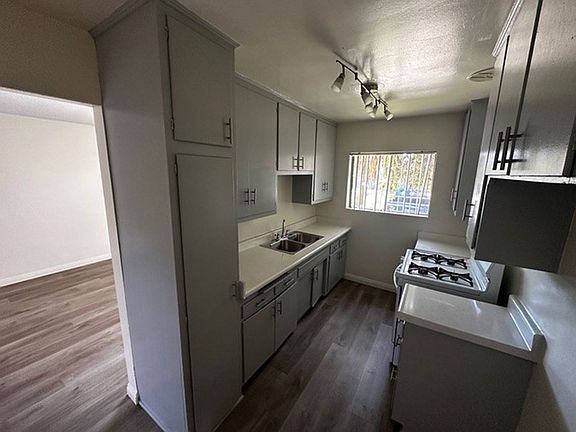 3rd image of 6444-6448 Tujunga Ave #1
