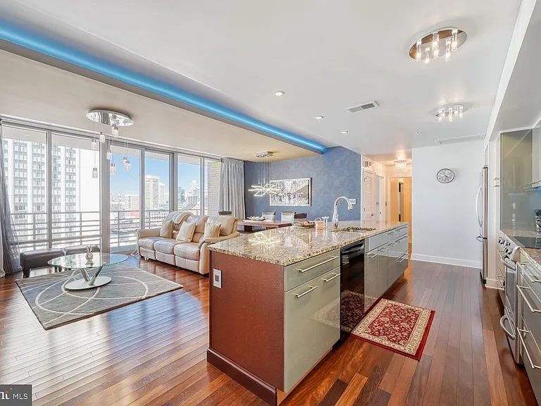675 President St #1501 — Photo 3