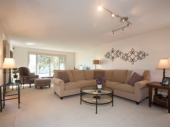 3rd image of 99 Willow Pond Way