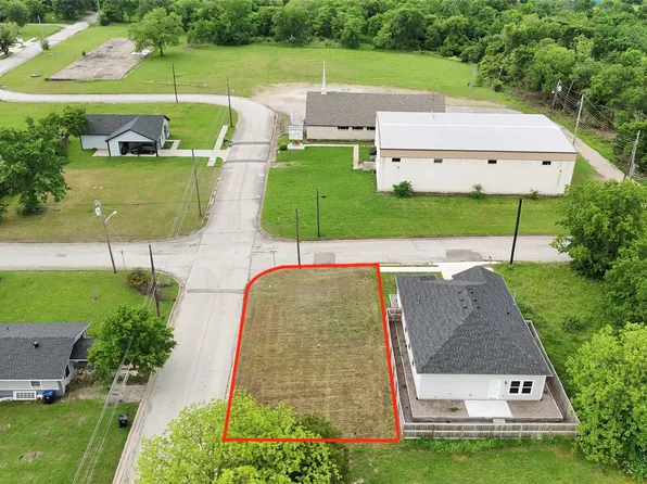 3302 Silver St, Greenville, TX 75401