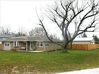 3698 N Lake Shore Dr photo 1