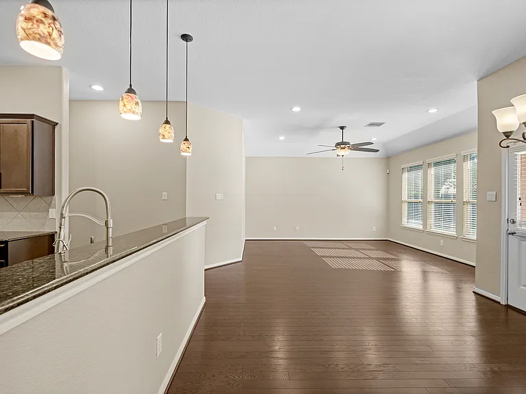 8602 Austin Thomas Dr — Photo 10
