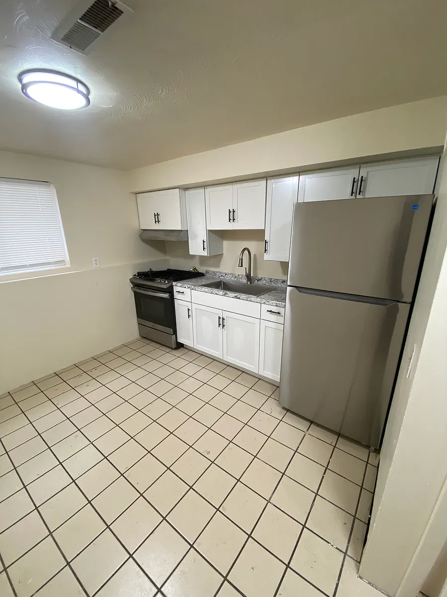 Building Photo - 96 Otis St #16