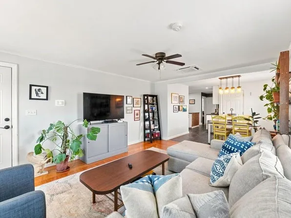 41 Rochambeau Ave, Providence, RI 02906