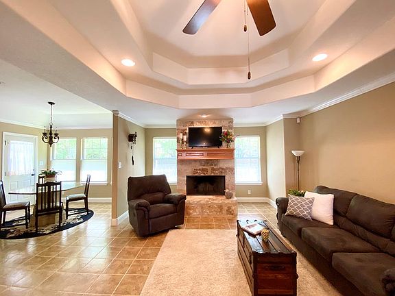 3rd image of 1205 Nicole Ln