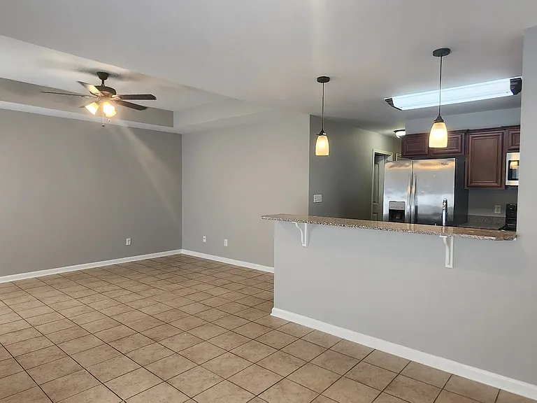 120 Butterfield Xing — Photo 2
