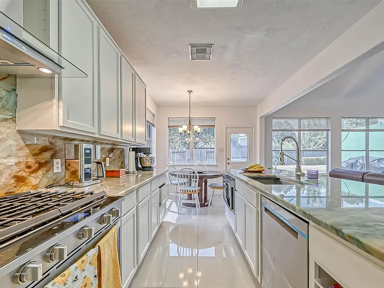 23826 Browndale Ct — Photo 16
