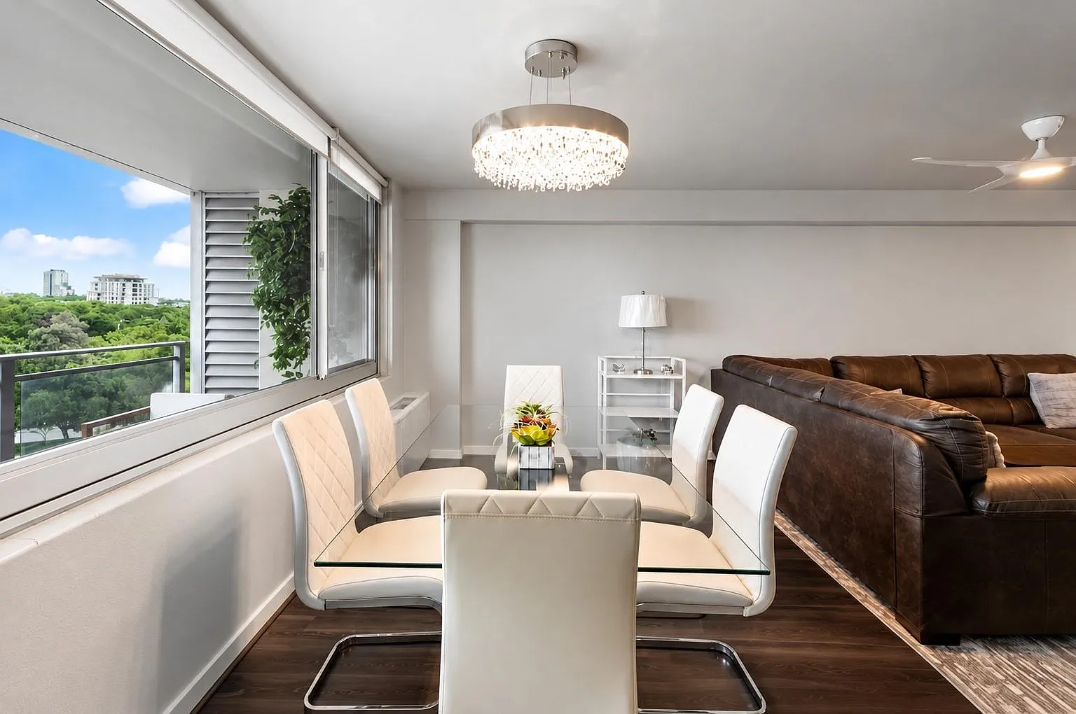 1 bed, 863 sqft, $2,299 — Photo 4