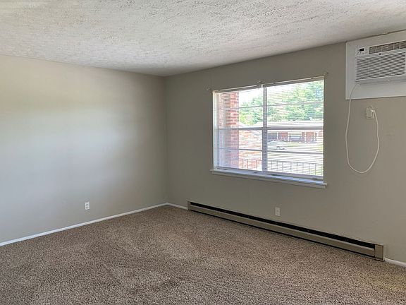 5th image of 301 W Watts St #11