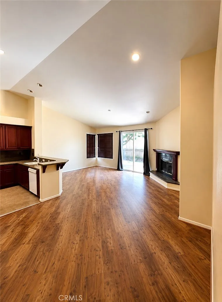3 bed, 1582 sqft, $2,600 — Photo 4