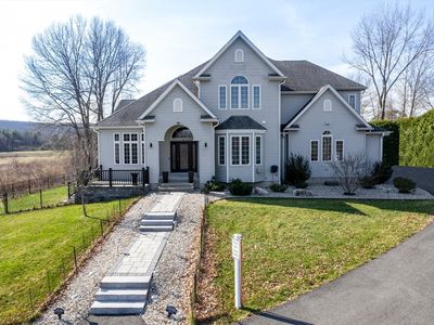 36 & 36R Holly Cir, Easthampton, MA, 01027