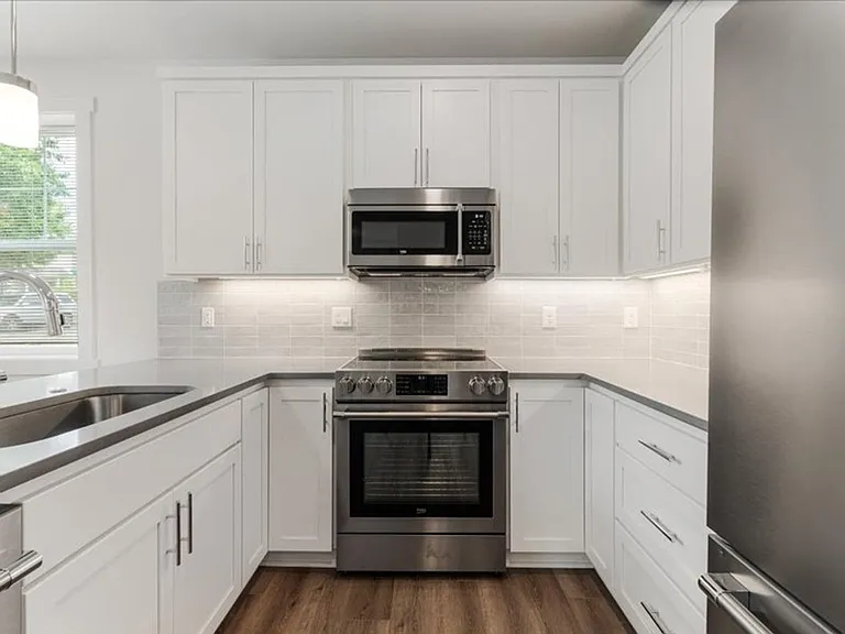 8438 SE 21st Ave — Photo 9