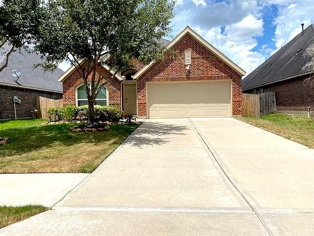 1st image of 2714 Driftwood Bend Dr