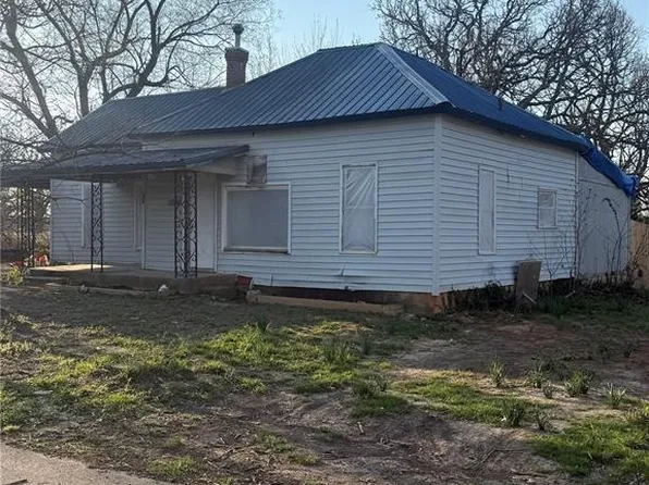 174 Maple St, Richland, MO 65567