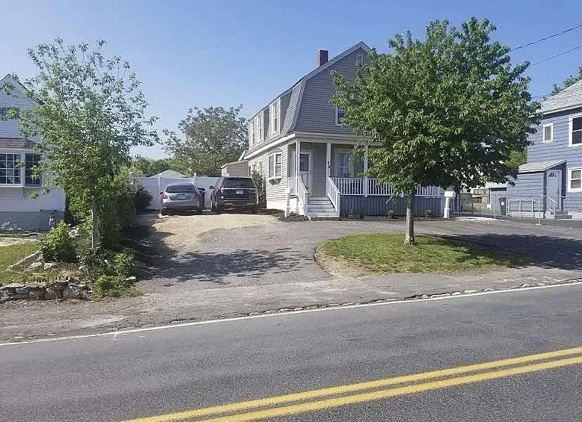 2 bed, 934 sqft, $2,200 — Photo 2