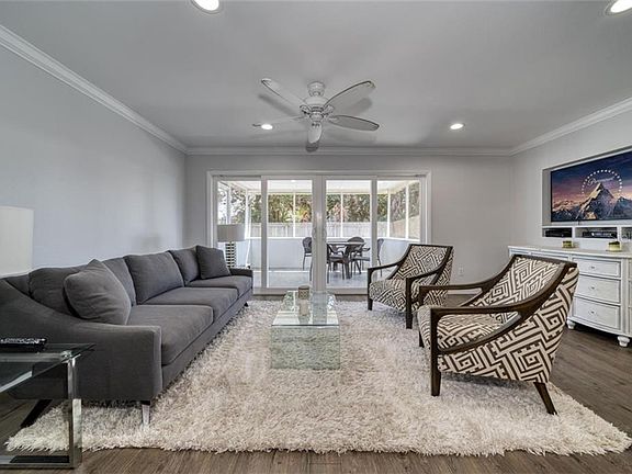 4th image of 3724 Shady Bluffs Dr