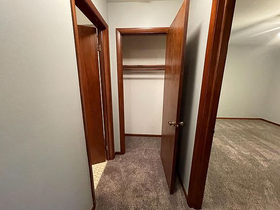 5th image of 2124 Moeller St #1