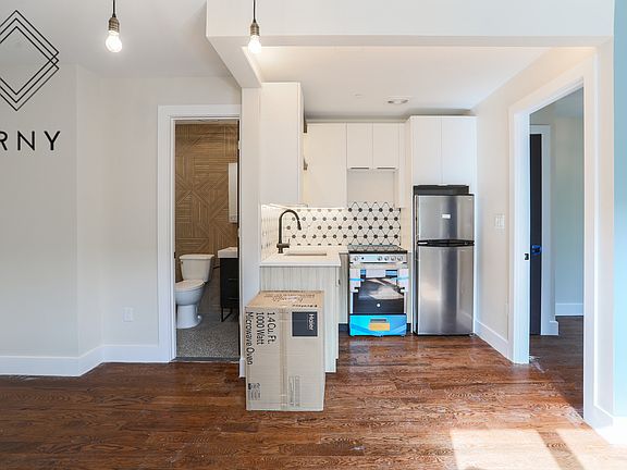 2nd image of 659 Hancock St #3C