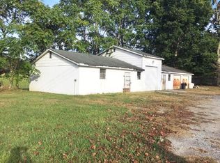 883 Hanging Limb Hwy, Crawford, TN 38554