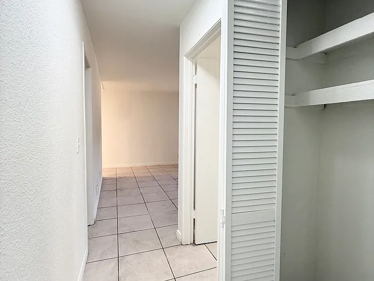 430 S Willie James Jones Ave — Photo 8