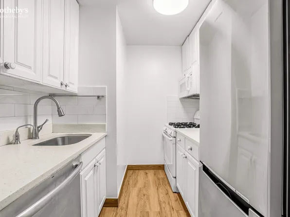 310 East 46th Street image 10 of 14