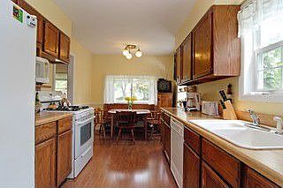 4th image of 3203 Knollwood Ln