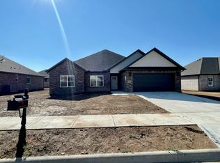 949 Parker Ln, Pea Ridge, AR 72751