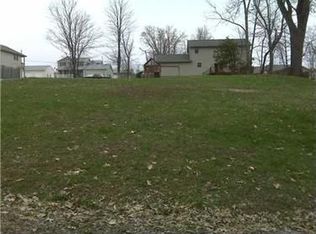 261 Laurel Ave, Ellwood City, PA 16117