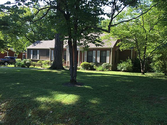 2nd image of 514 Woodlawn Pike