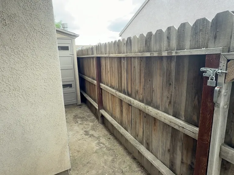 751 Angelus St — Photo 12