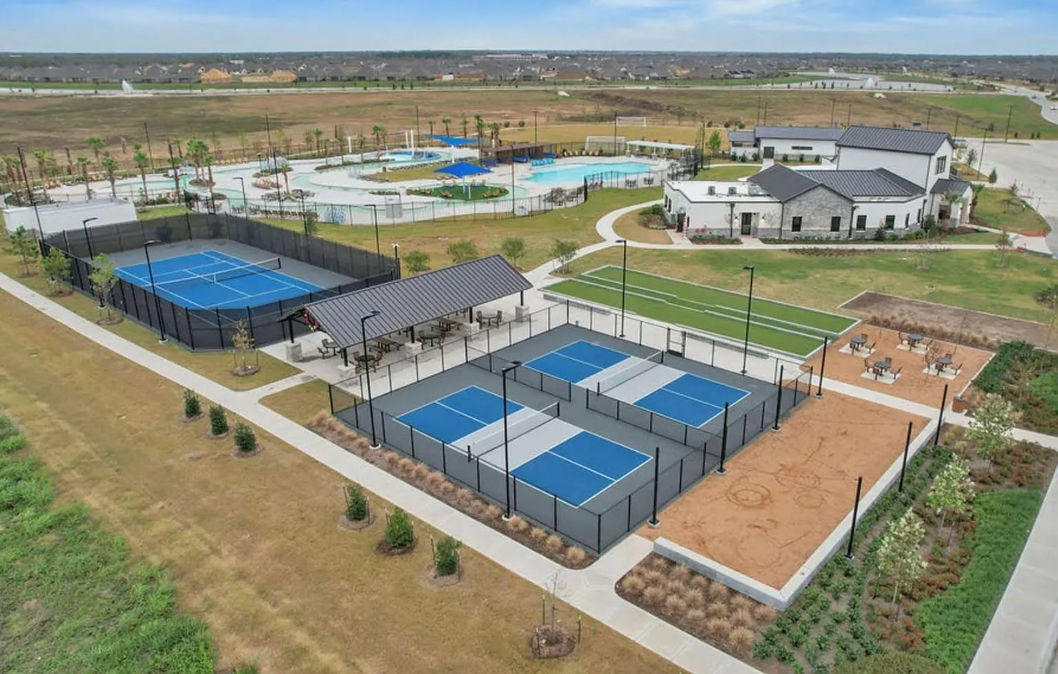 4 bed, 2.5 bath, 1782 sqft, $2,400 — Photo 3