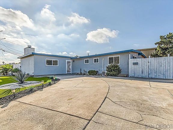 5th image of 4003 E Plaza Blvd