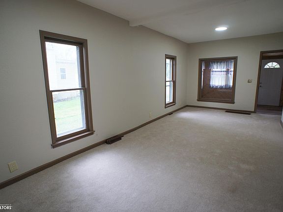 5th image of 1117 Water St