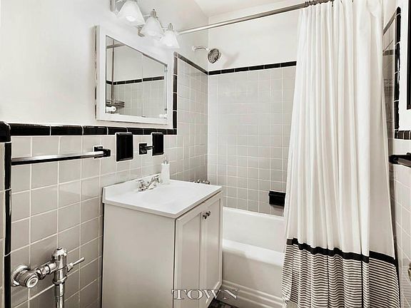 4th image of 211 E 18th St APT 4W